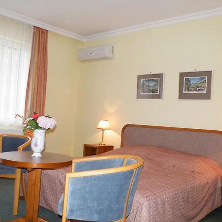 Apartment Pension Rideg Heviz Exterior foto