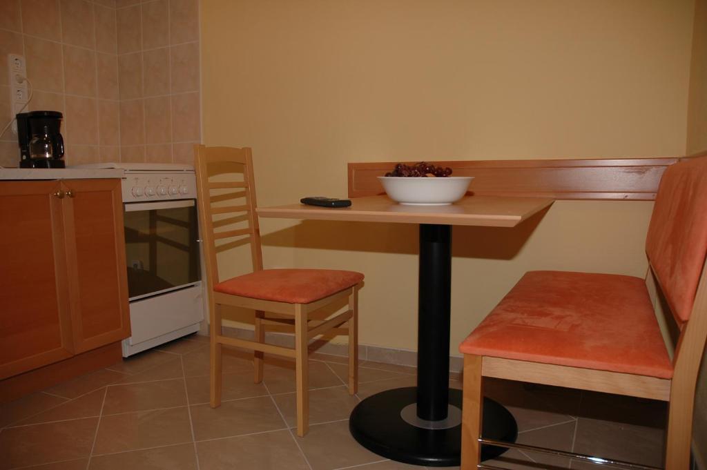 Apartment Pension Rideg Heviz Quarto foto